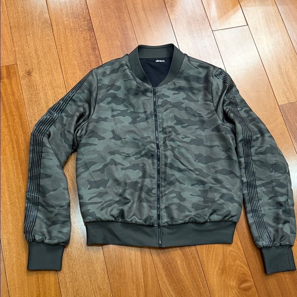 Ultracor Women’s Camouflage Bomber Jacket‎ Size L